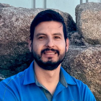 Cesar Ayala, PTA is a physical therapist assistant in Petersen Physical Therapy's Mesa clinic.